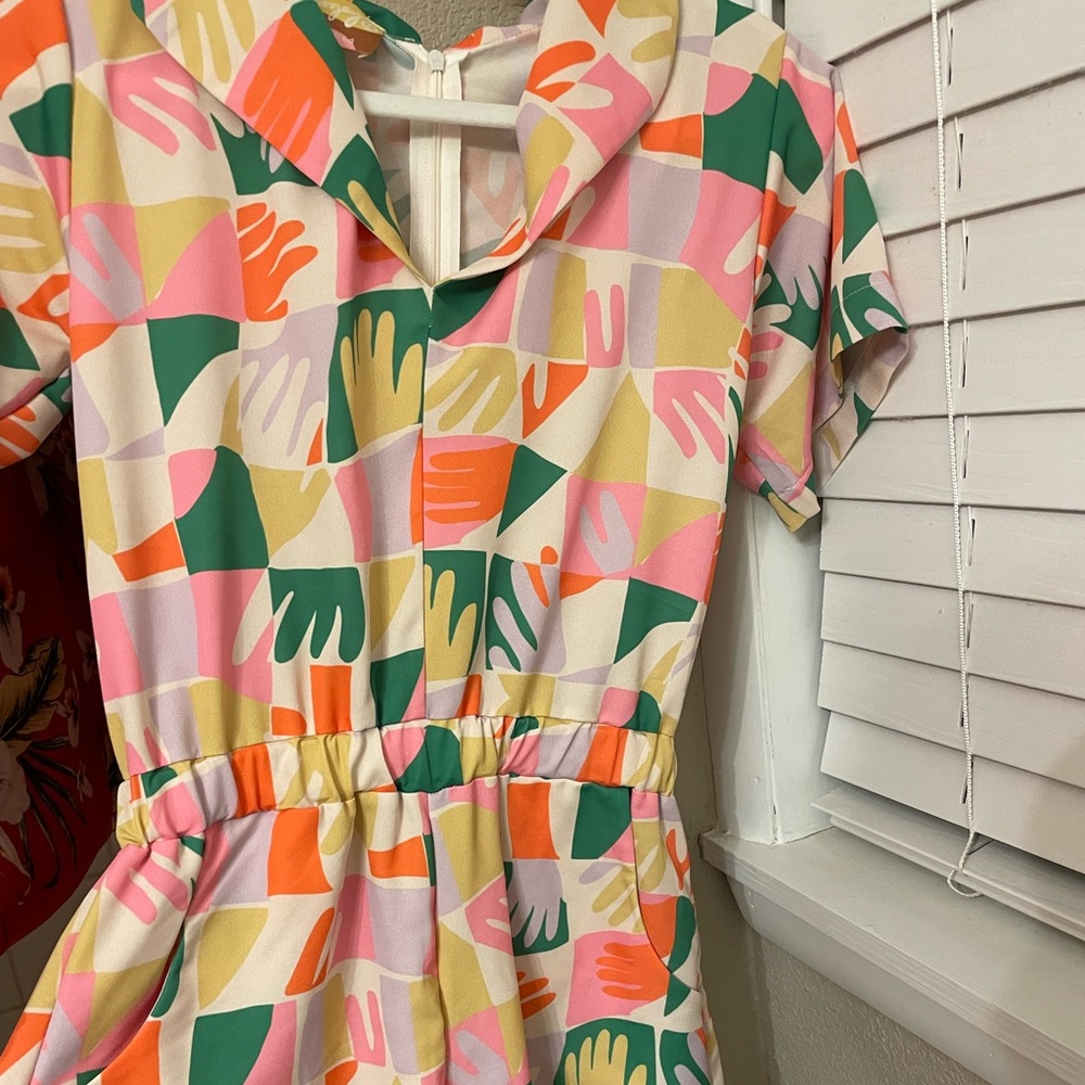 Dazey LA romper in small, new without tags.💕
